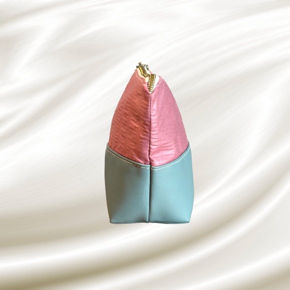 Handmade Zipper Pouch - Vintage Matelasse Fabric - Large - Picture 3 of 5